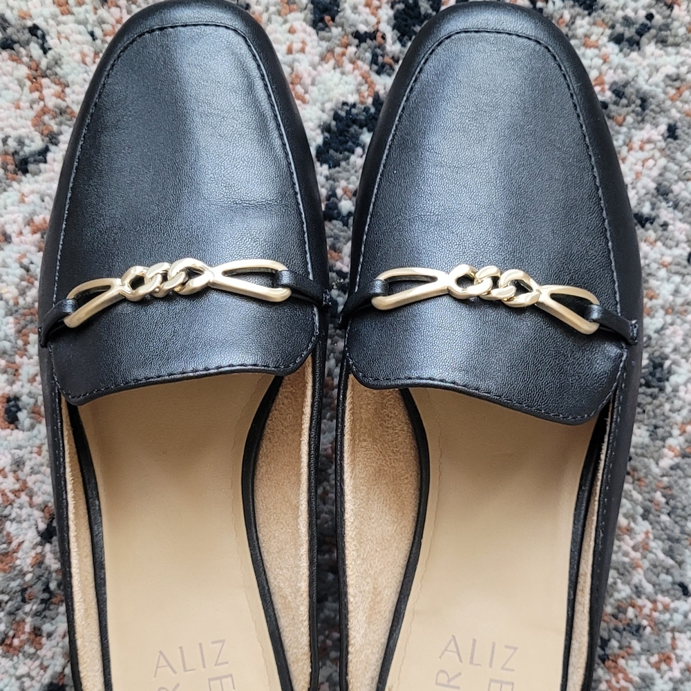 Black slides. Naturalizer. Size7